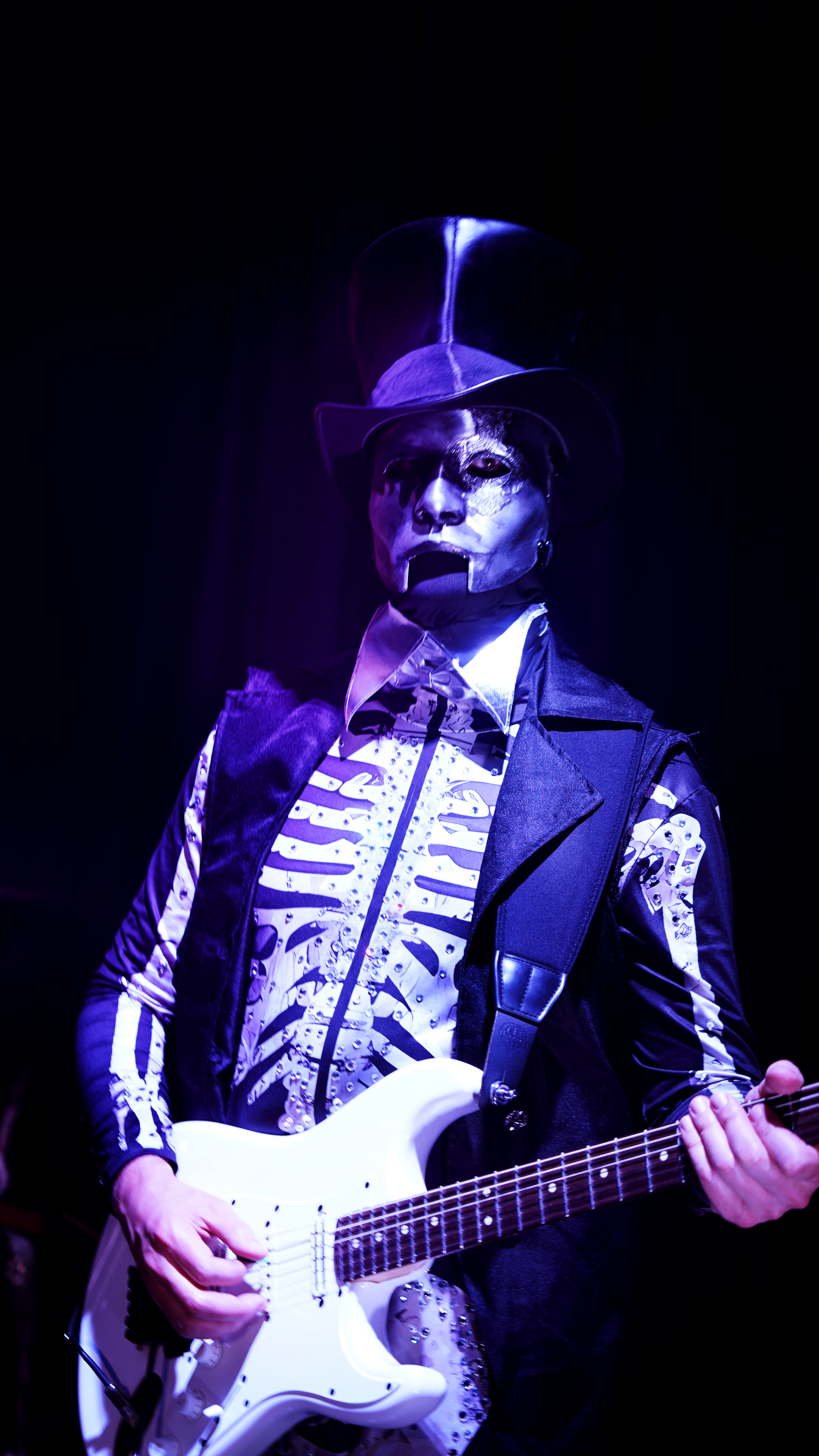 {{ i18n.imageAlt.booking }}